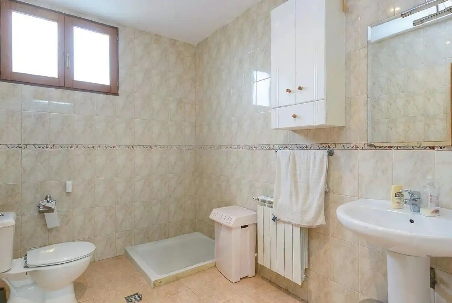 Baño de Casa o chalet en venta en Oviedo  con Calefacción, Jardín privado y Terraza