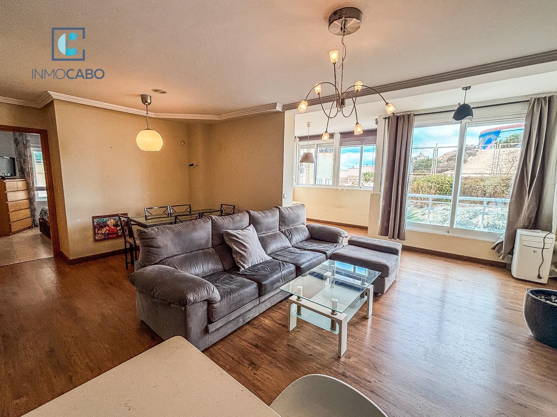 Sala d'estar de Apartament en venda en Cartagena amb Jardí privat i Piscina comunitària