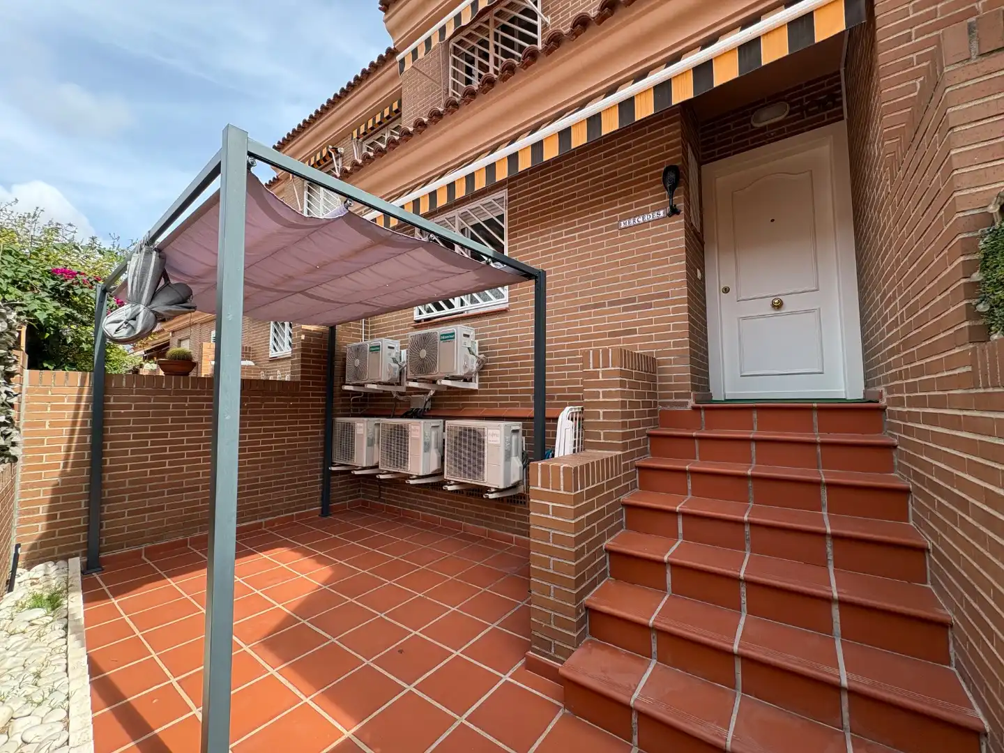 Houses for sale in Calle L'isle D'abeau, 8, San Vicente del Raspeig / Sant Vicent del Raspeig