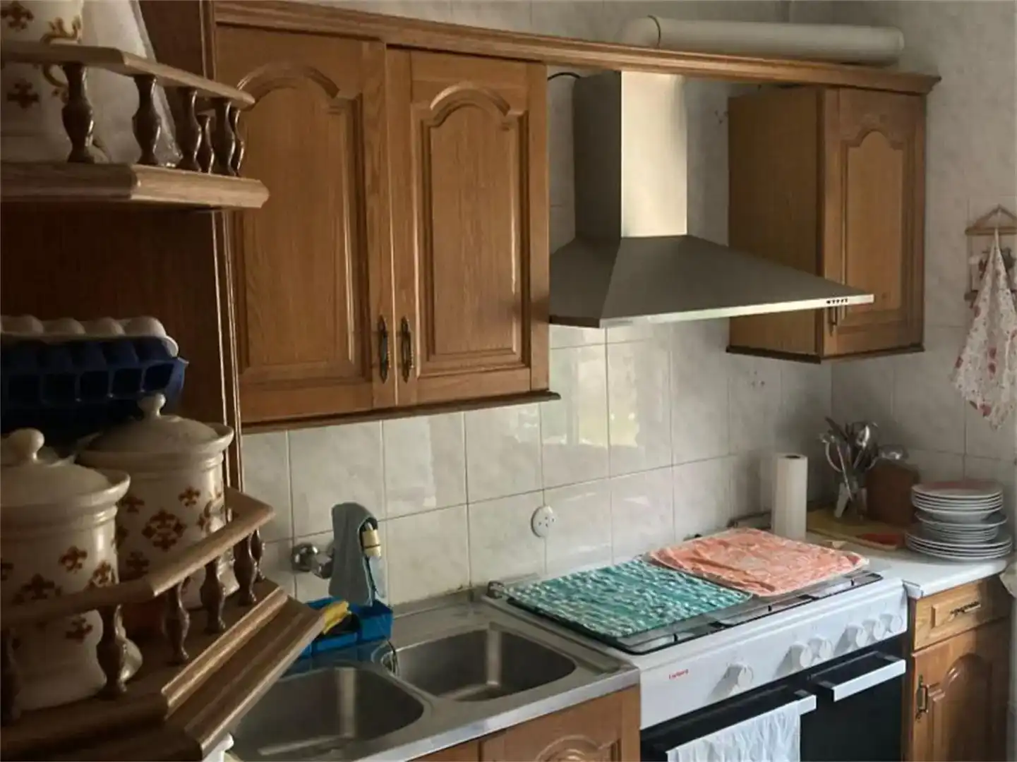 Cuina de Casa o xalet en venda en Serranillos amb Jardí privat, Traster i Balcó