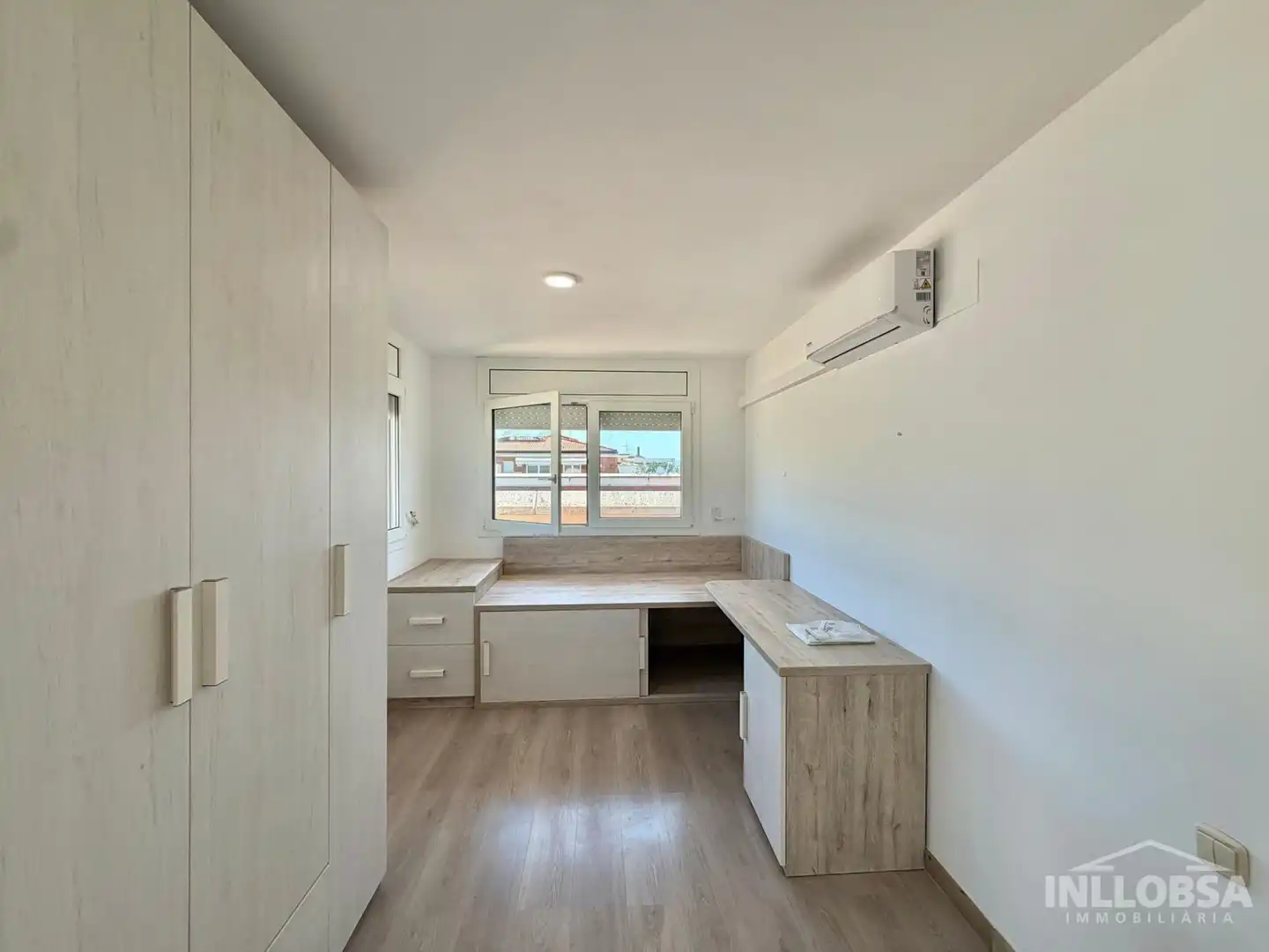Bedroom of Attic for rent in Manresa  with Air Conditioner, Heating and Terrace