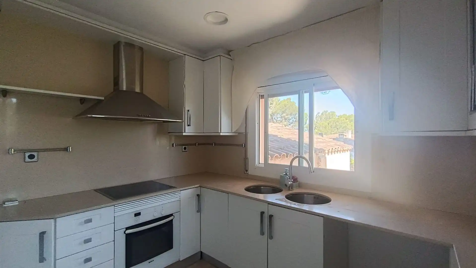 Cocina de Casa o chalet en venta en Tortosa con Aire acondicionado, Calefacción y Jardín privado