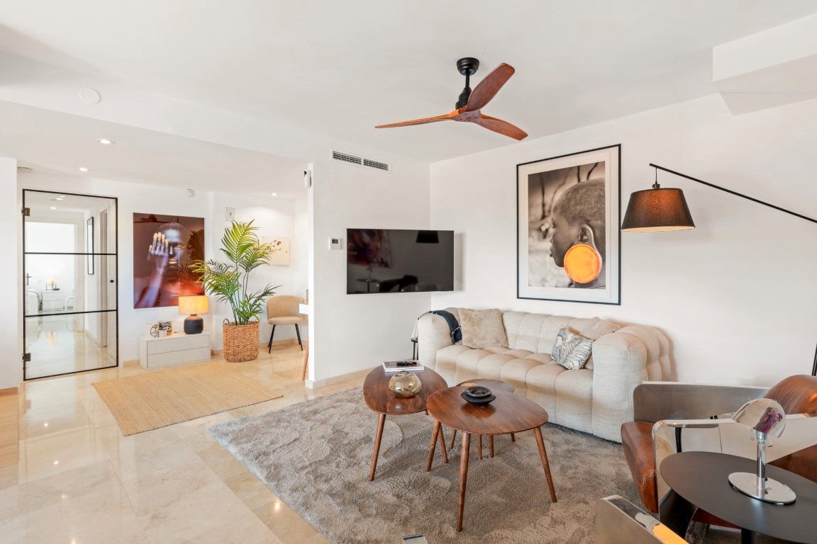 Living room of Apartment for sale in Benahavís  with Heating, Private garden and Terrace