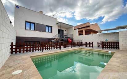 Swimming pool of House or chalet for sale in Olías del Rey  with Air Conditioner, Heating and Private garden