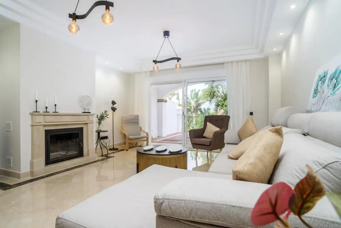 Living room of Flat for sale in Marbella  with Air Conditioner, Heating and Private garden
