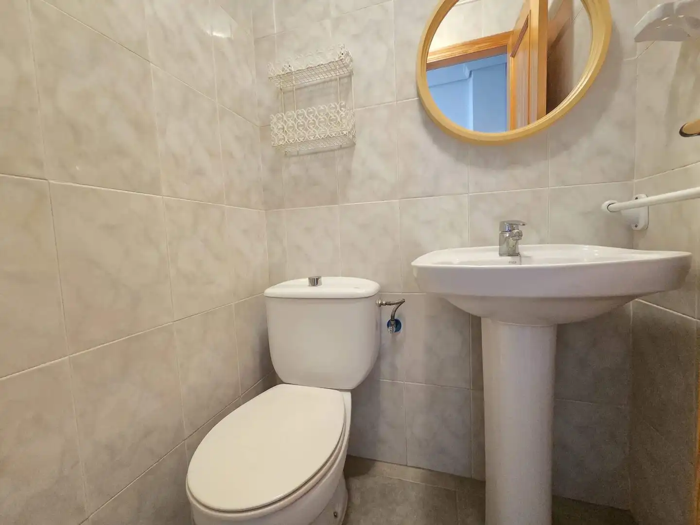 Baño de Apartamento en venta en Bellreguard con Terraza, Amueblado y Balcón