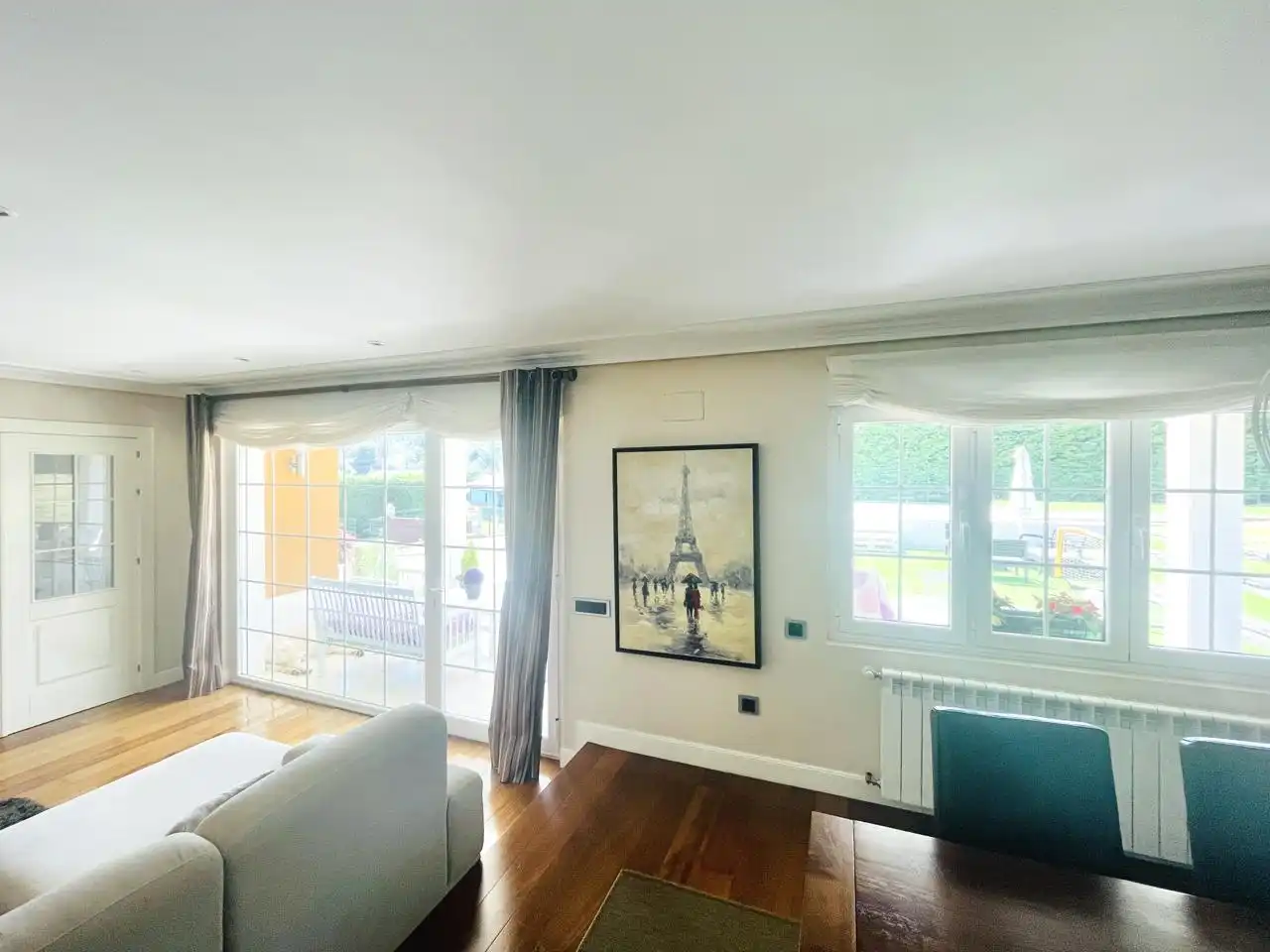 Living room of Houses for sale in Las Regueras    with Heating, Private garden and Swimming Pool