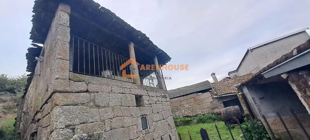 Casa amb terrassa en venda a Amoeiro, imagen 2