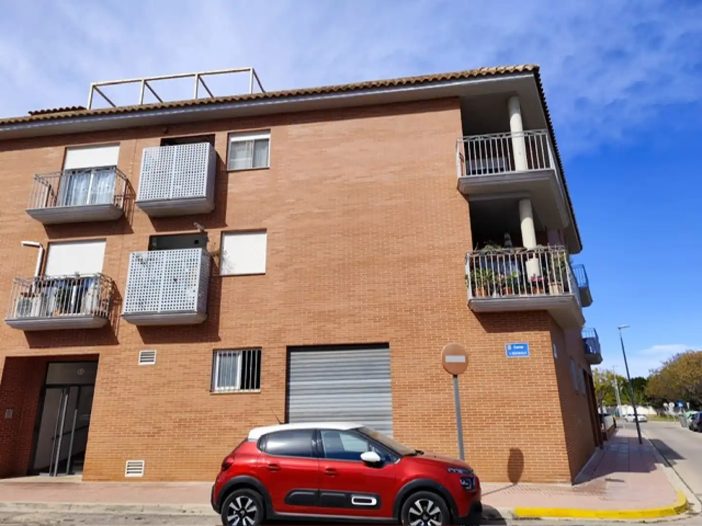 Vista exterior de Àtic en venda en Museros amb Terrassa i Balcó