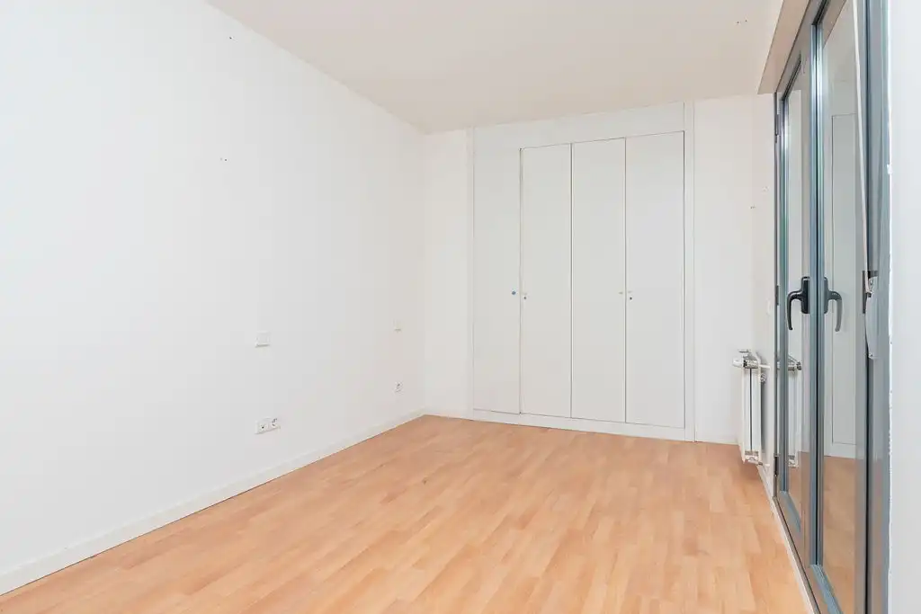 Flat for sale in C/ Plaza de la Estación - Res , Jardín de los Reyes - Parque Real