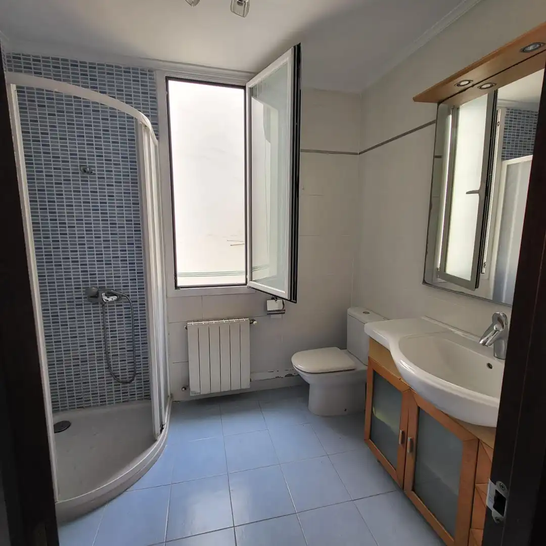 Badezimmer von Wohnung zum Verkauf in Bilbao  mit Heizung und Terrasse