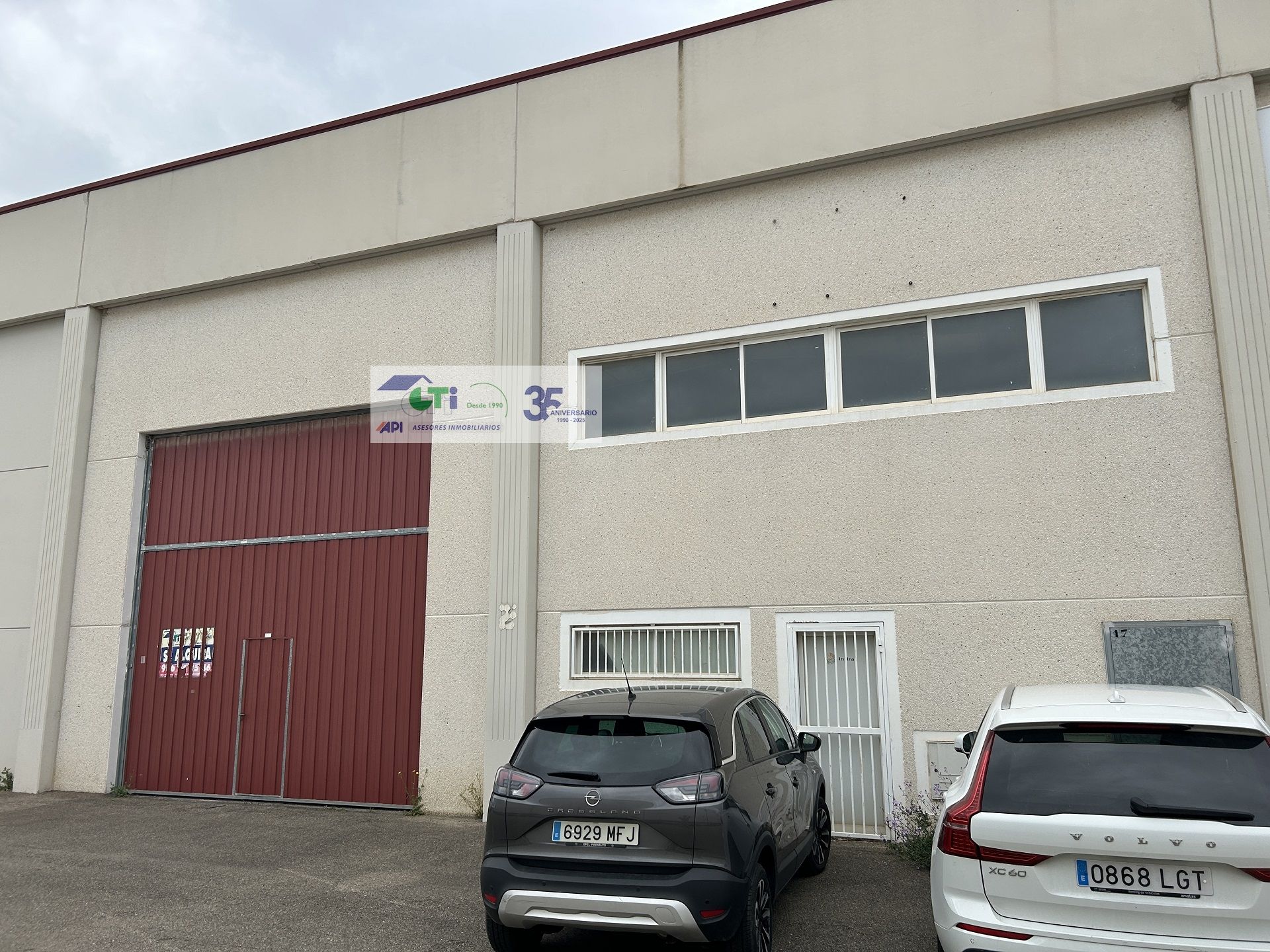 Exterior view of Industrial buildings for sale in La Muela