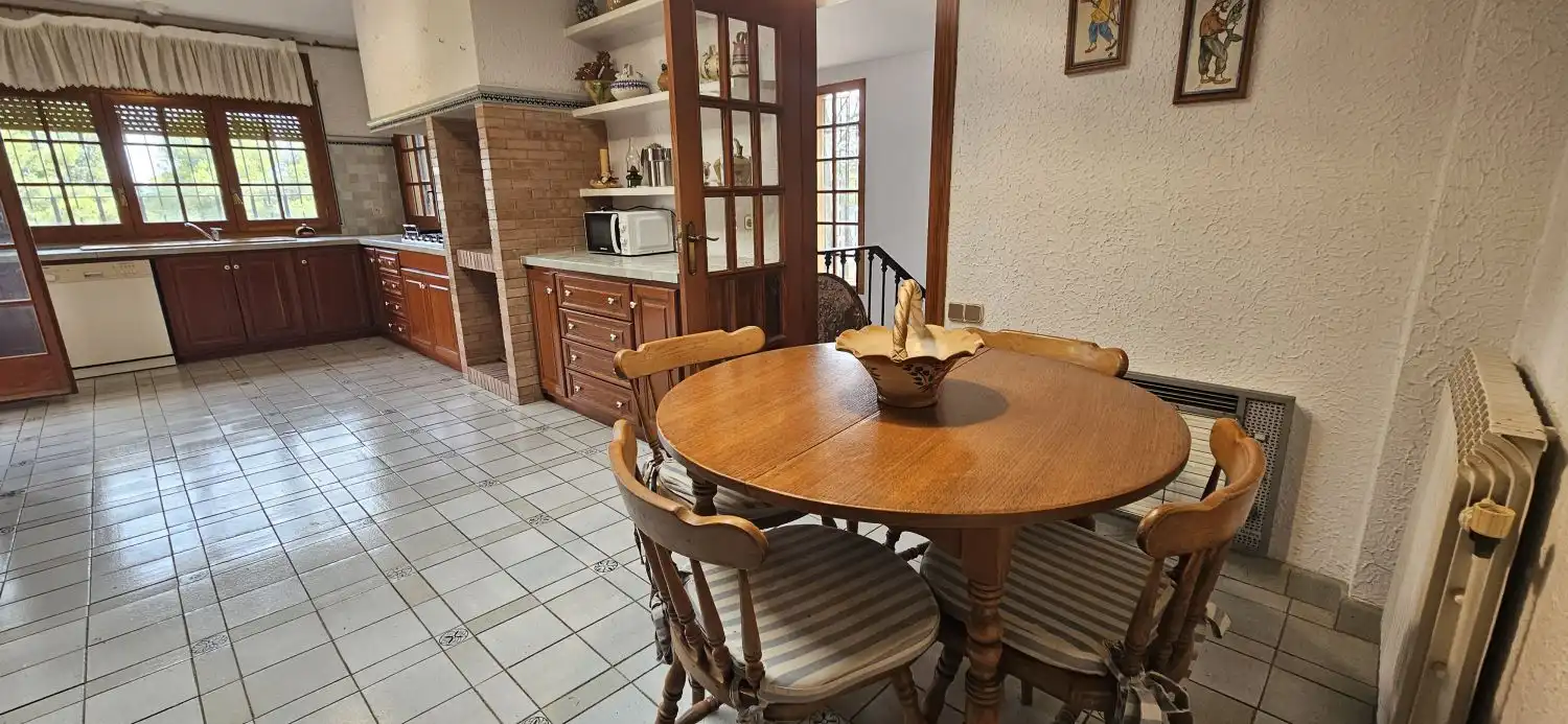 Cuina de Casa o xalet en venda en Corbera de Llobregat amb Aire condicionat i Calefacció