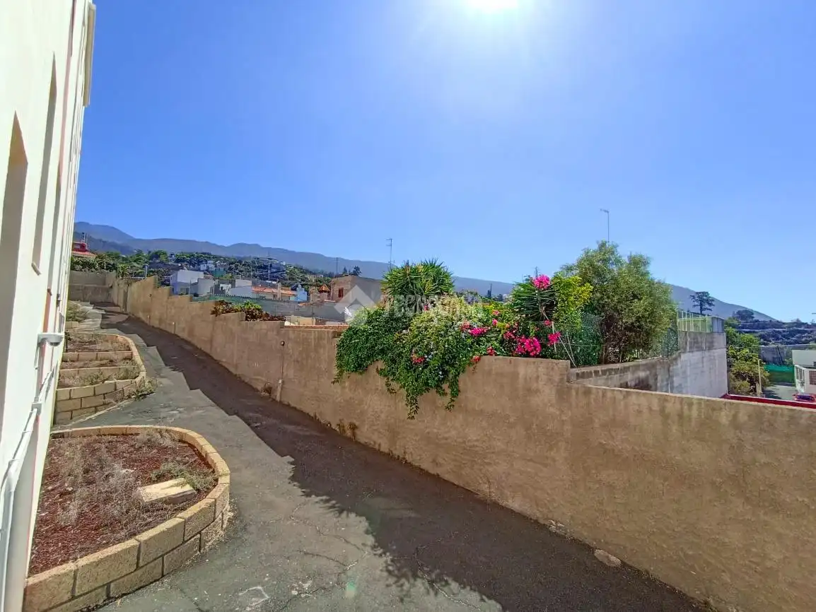Vista exterior de Pis en venda en Guía de Isora