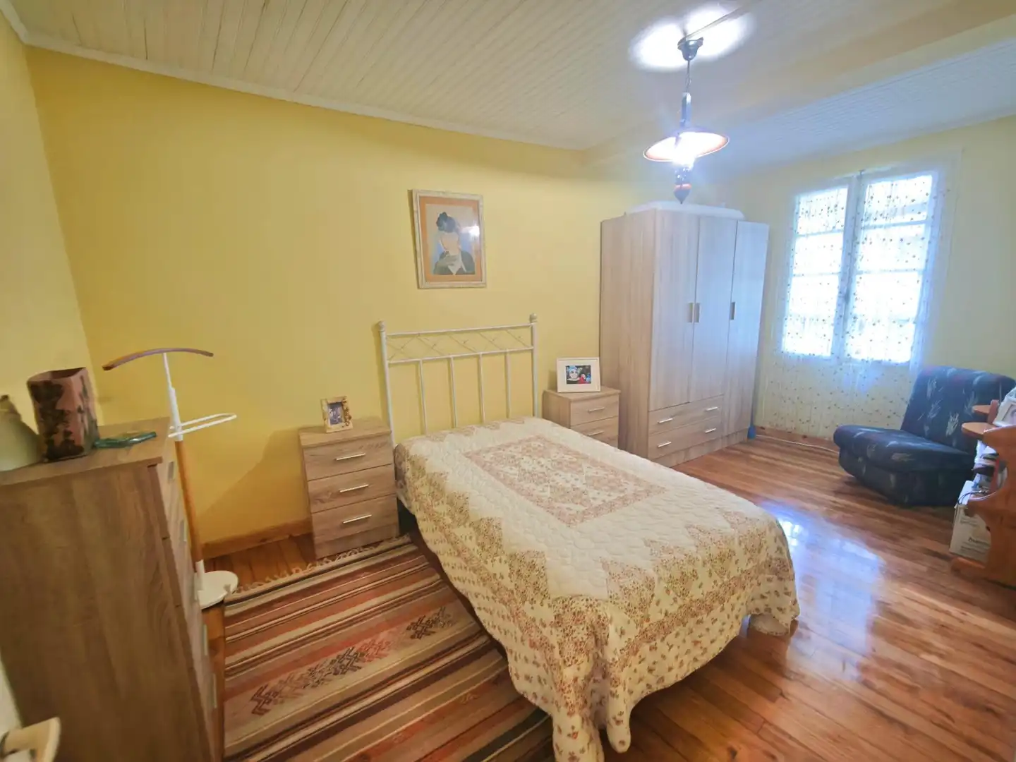 Habitación de Casa adosada en venta en Ortigueira con Trastero y Amueblado