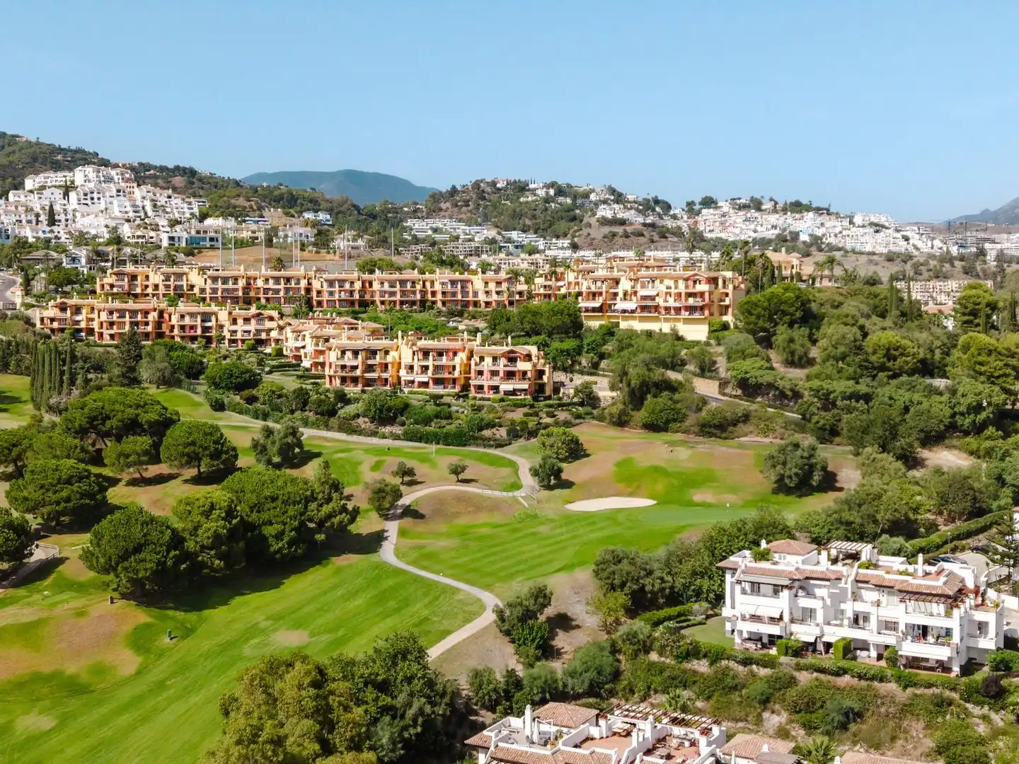 Exterior view of Flat for sale in Benahavís  with Air Conditioner, Terrace and Alarm