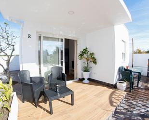 Terrassa de Apartament de lloguer en Chiclana de la Frontera amb Aire condicionat i Terrassa