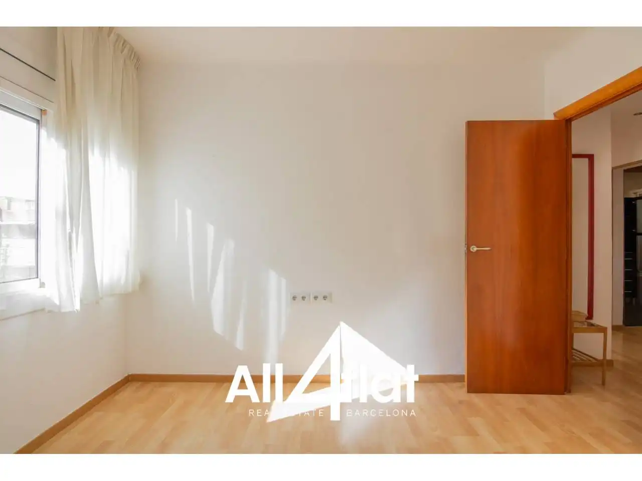 Bedroom of Flat for rent in Esplugues de Llobregat  with Air Conditioner, Heating and Parquet flooring