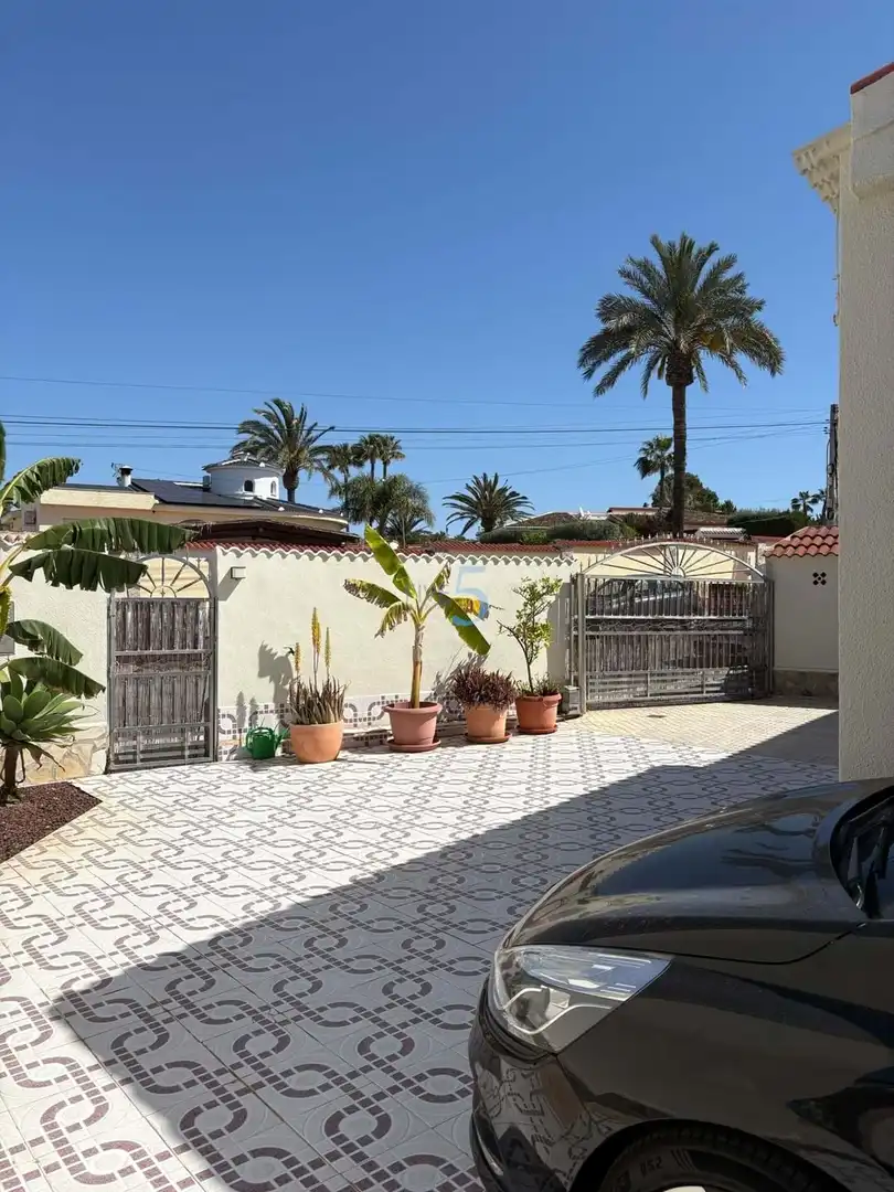 Casa con piscina en venta en Calle Barranco, imagen 5