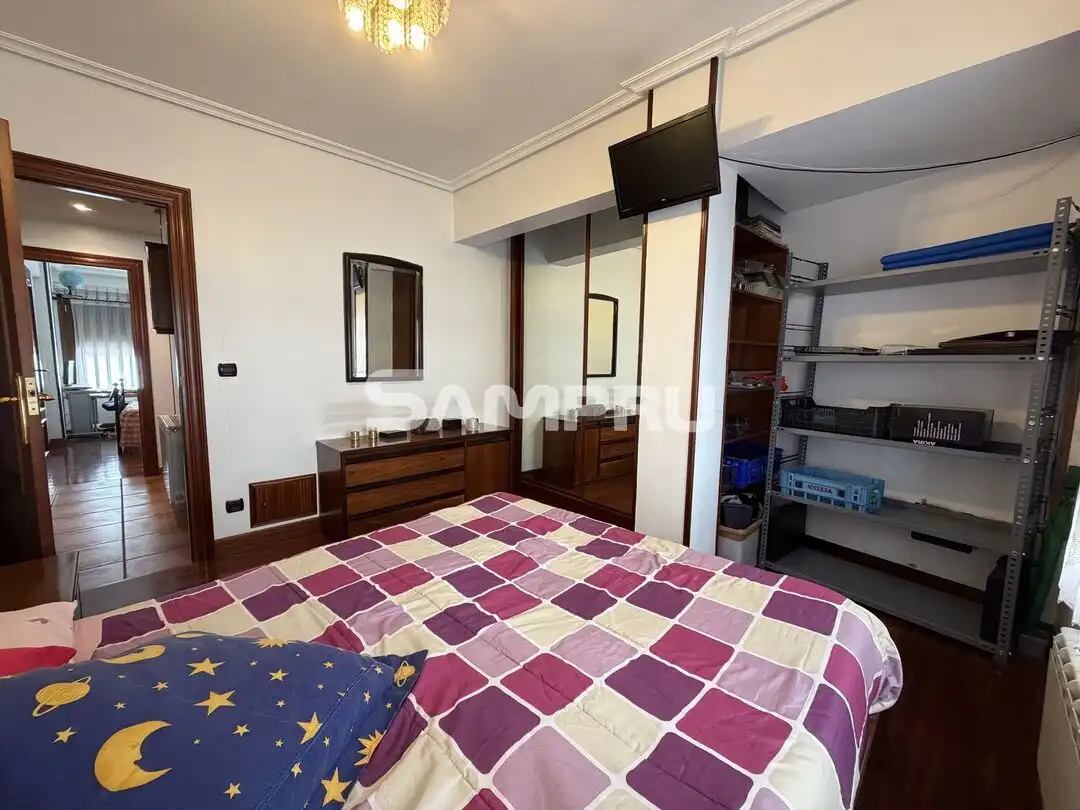 Bedroom of Flat for sale in Arrasate / Mondragón  with Storage room and Balcony
