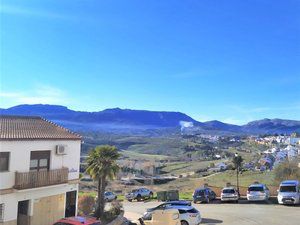 Vista exterior de Apartamento de alquiler en Ronda con Amueblado
