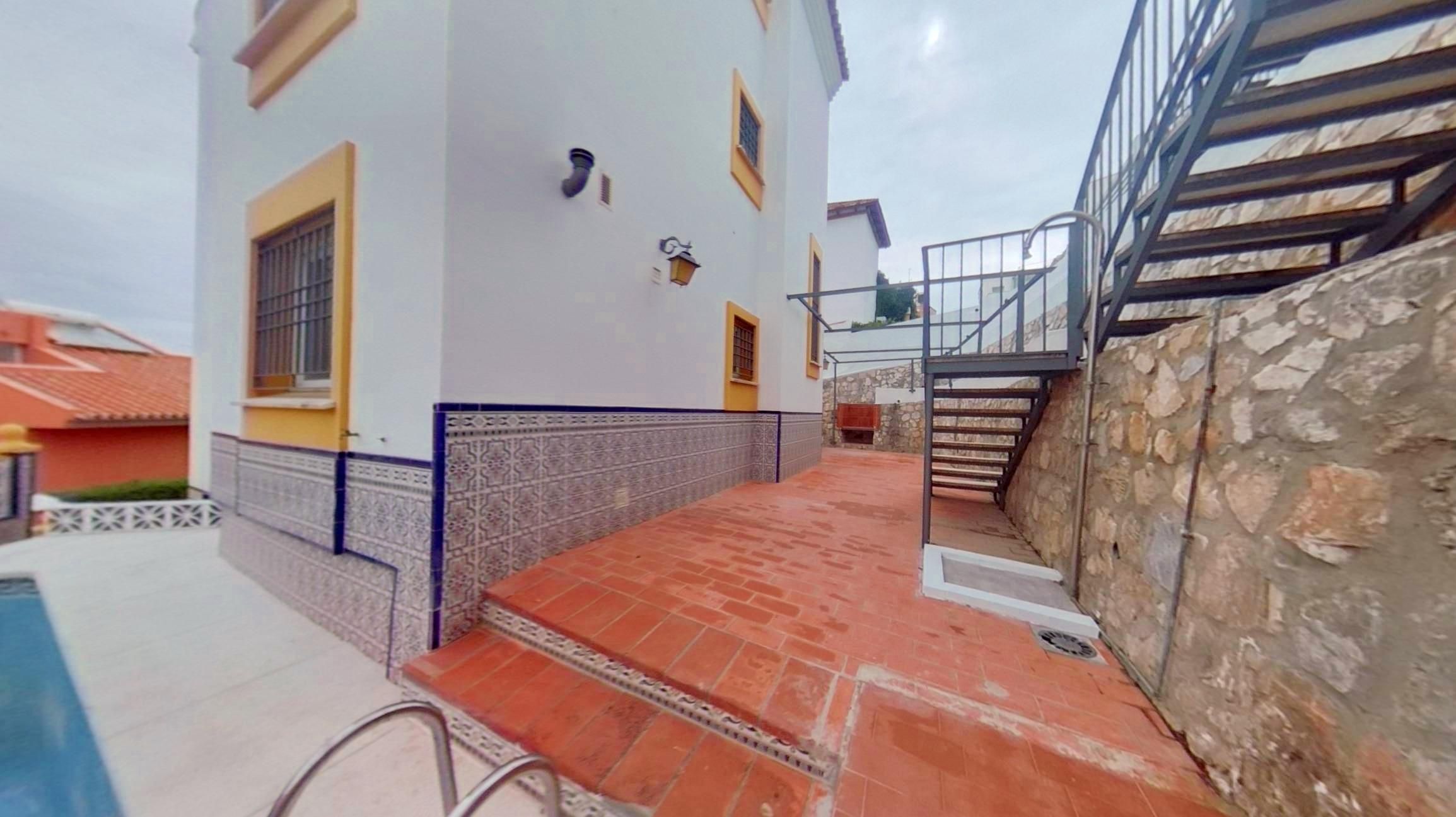 Vista exterior de Casa o chalet en venta en Málaga Capital con Jardín privado y Piscina