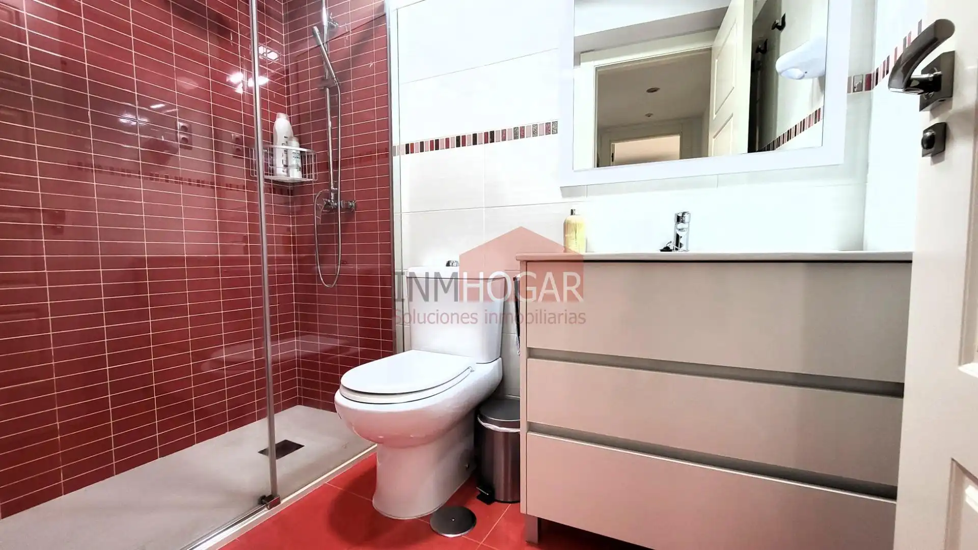 Baño de Piso en venta en Ávila con Calefacción, Trastero y Balcón