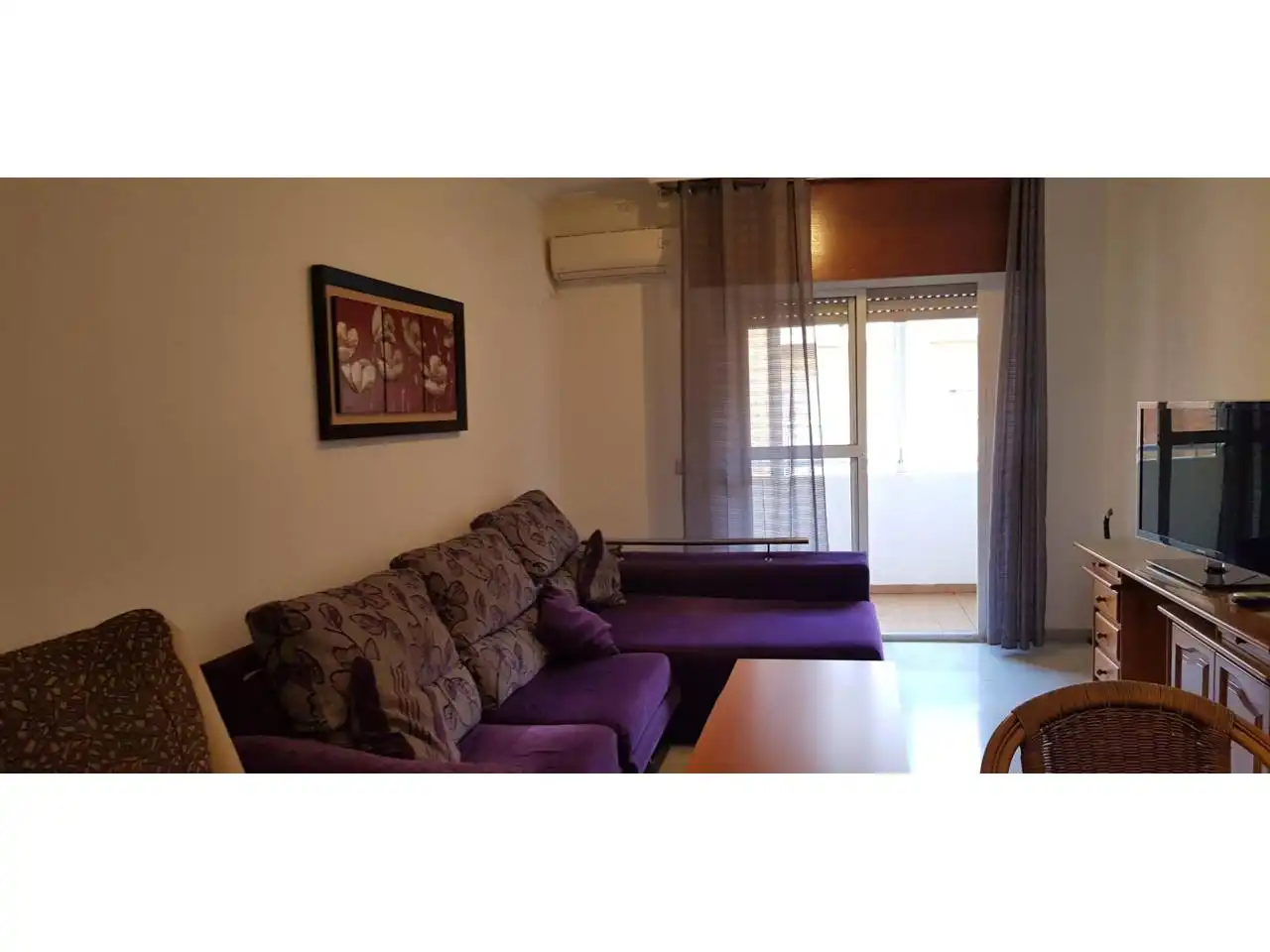 Sala de estar de Piso de alquiler en Sevilla con Aire acondicionado, Balcón y Piscina comunitaria