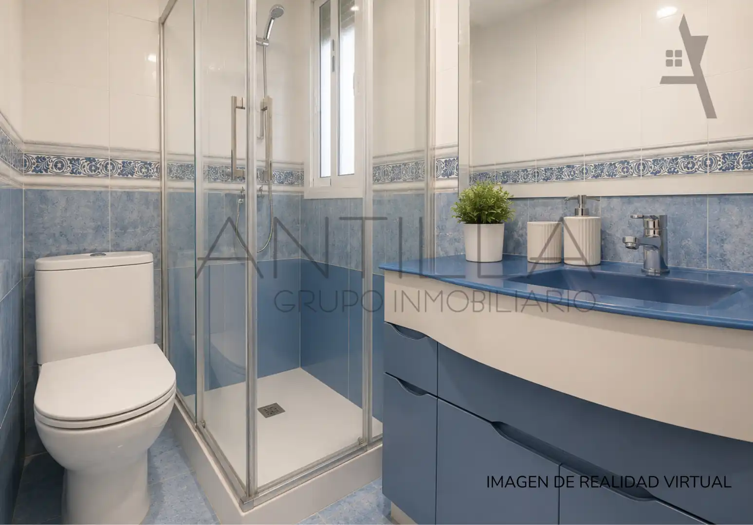 Bathroom of Flat for sale in Madrid  with Air Conditioner, Heating and Terrace