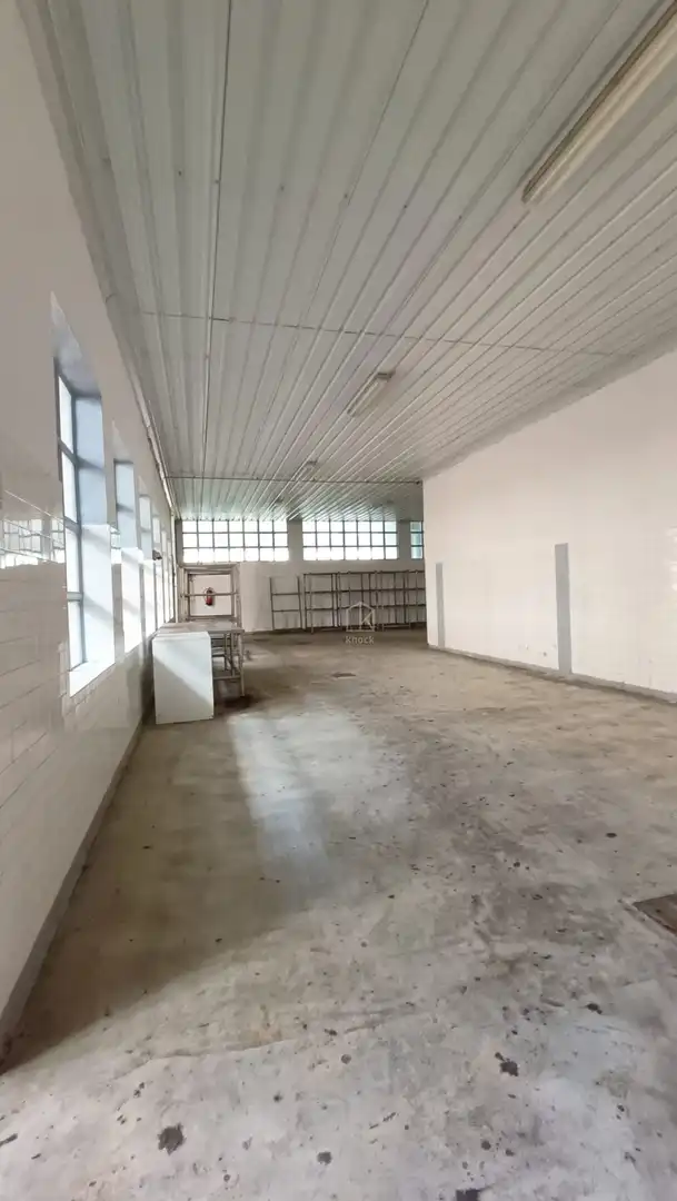 Fabrikhallen zum Verkauf in Tineo