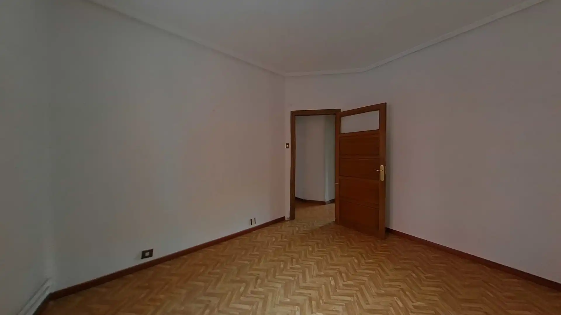 Habitación de Piso en venta en Burgos con Parquet