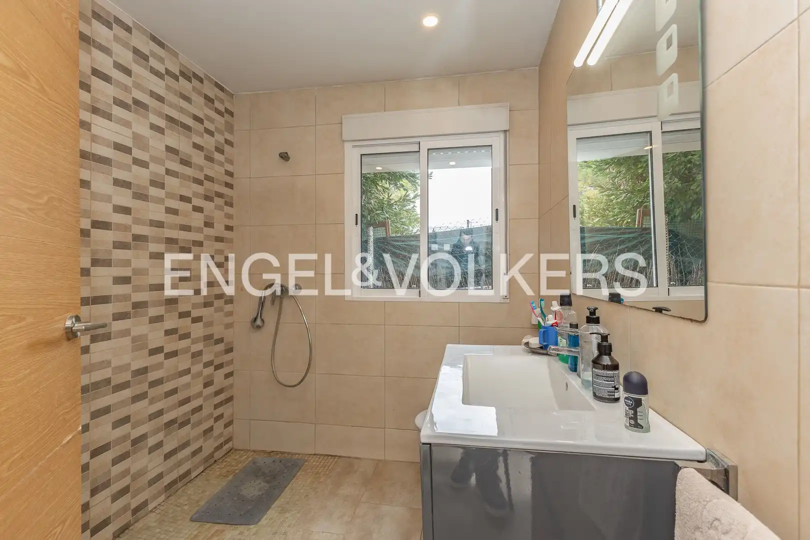 Baño de Casa o chalet en venta en Palau-solità i Plegamans con Aire acondicionado, Calefacción y Jardín privado
