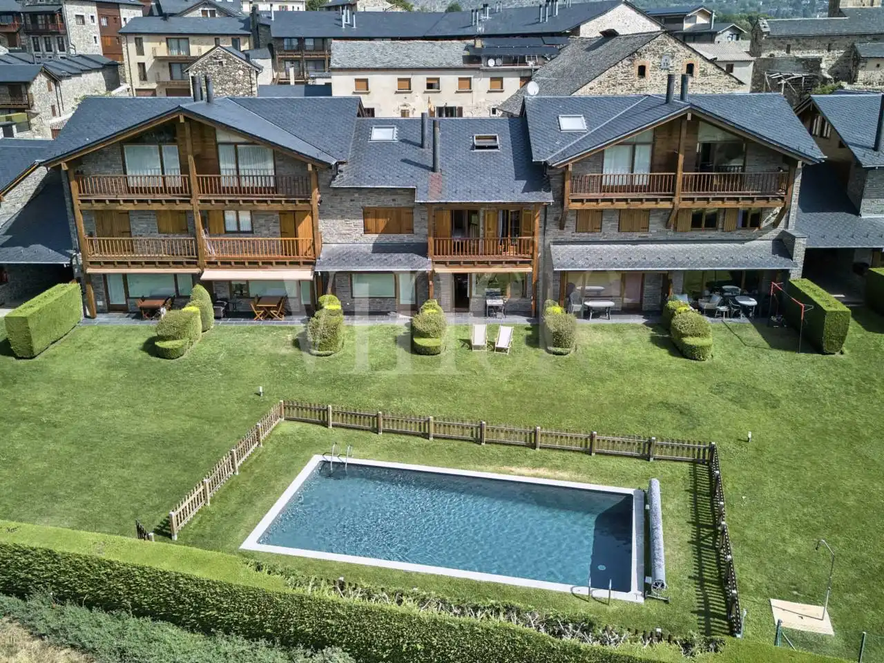 Piscina de Casa adosada en venta en Guils de Cerdanya con Calefacción, Parquet y Terraza