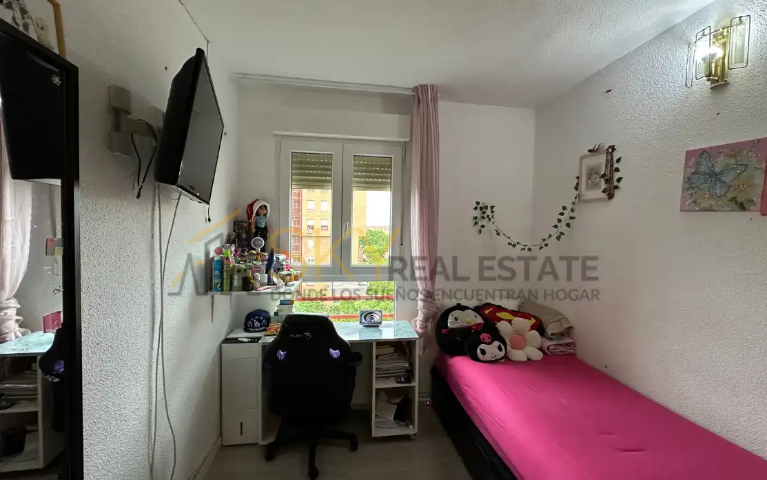 Habitación de Piso en venta en Madrid con Terraza