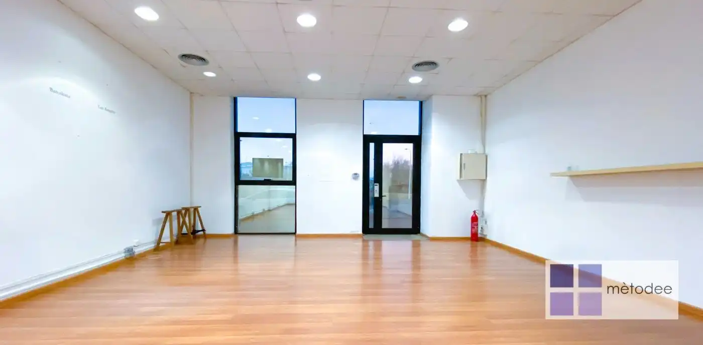 Office space with lift to rent in Carrer de la Bobinadora, imagen 9