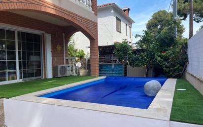 Piscina de Casa o xalet en venda en Sant Pere de Ribes amb Aire condicionat, Terrassa i Balcó