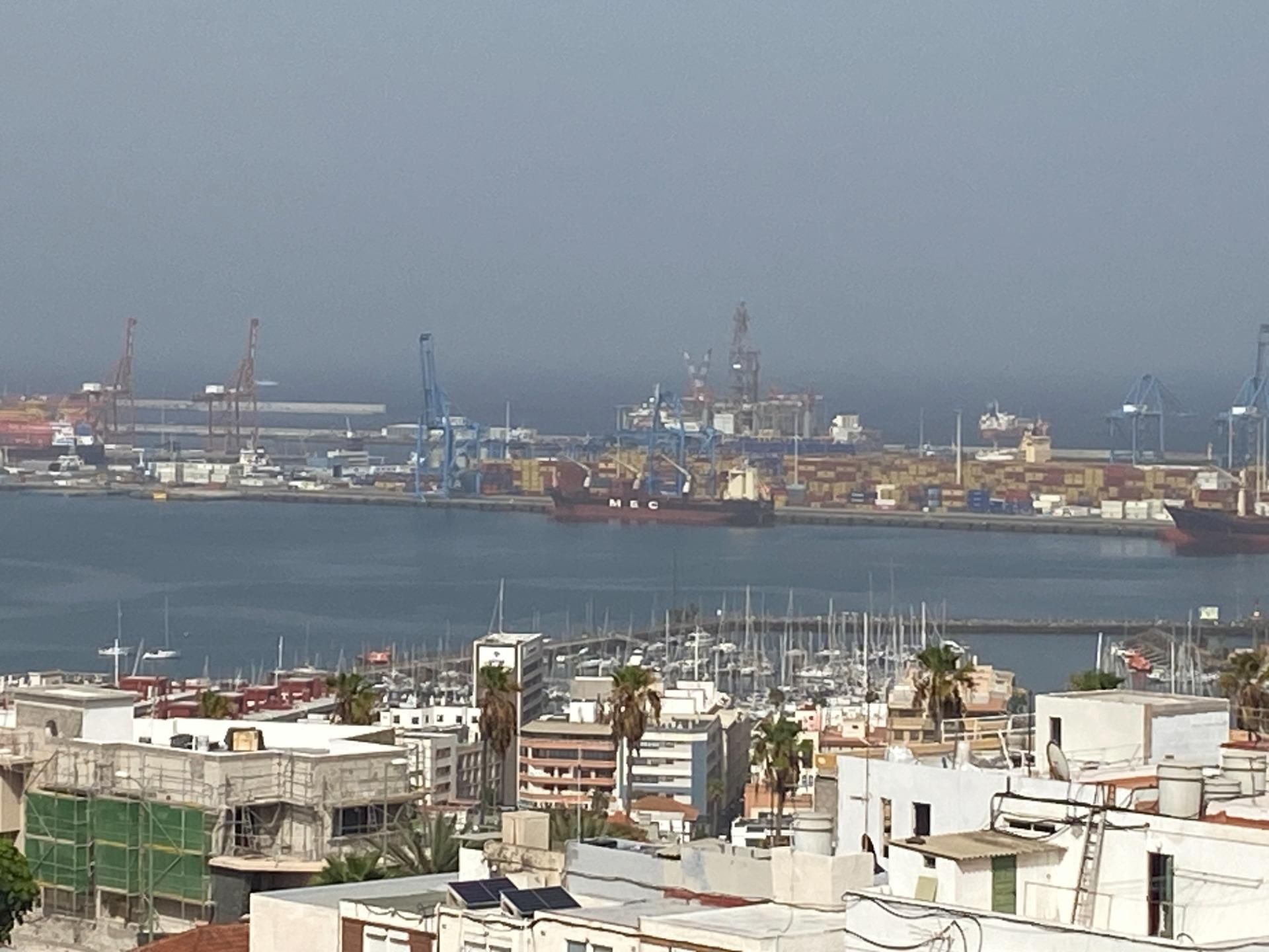 Vista exterior de Piso en venta en Las Palmas de Gran Canaria con Balcón