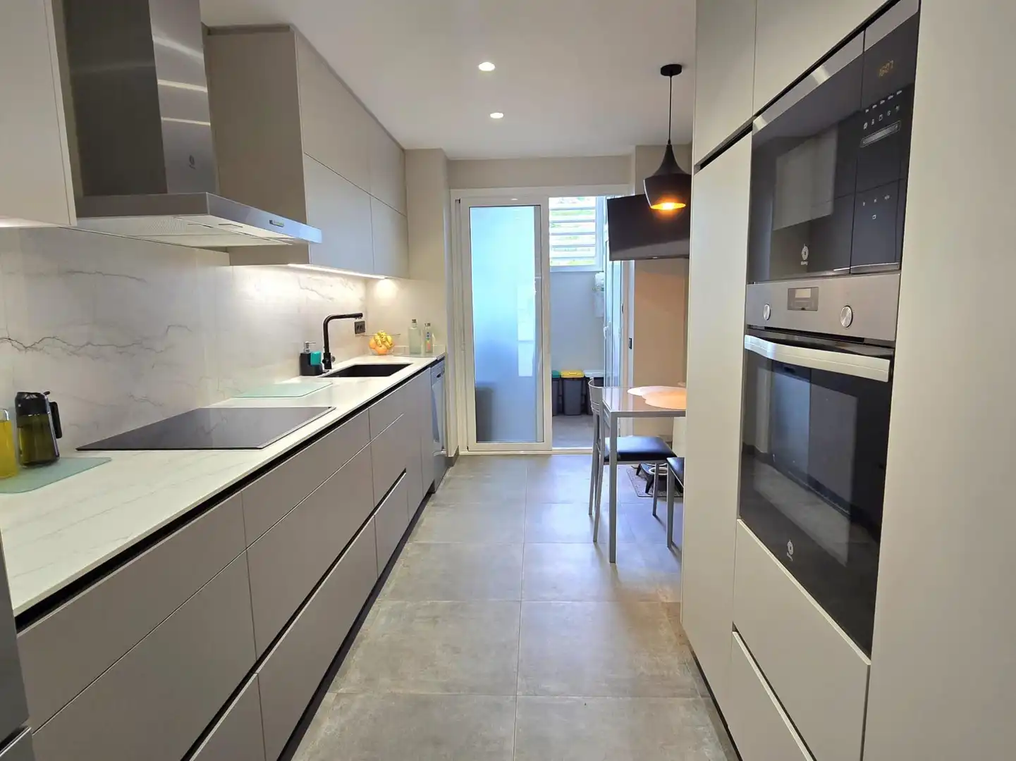 Küche von Wohnung zum Verkauf in Montgat mit Klimaanlage, Heizung und Parkett