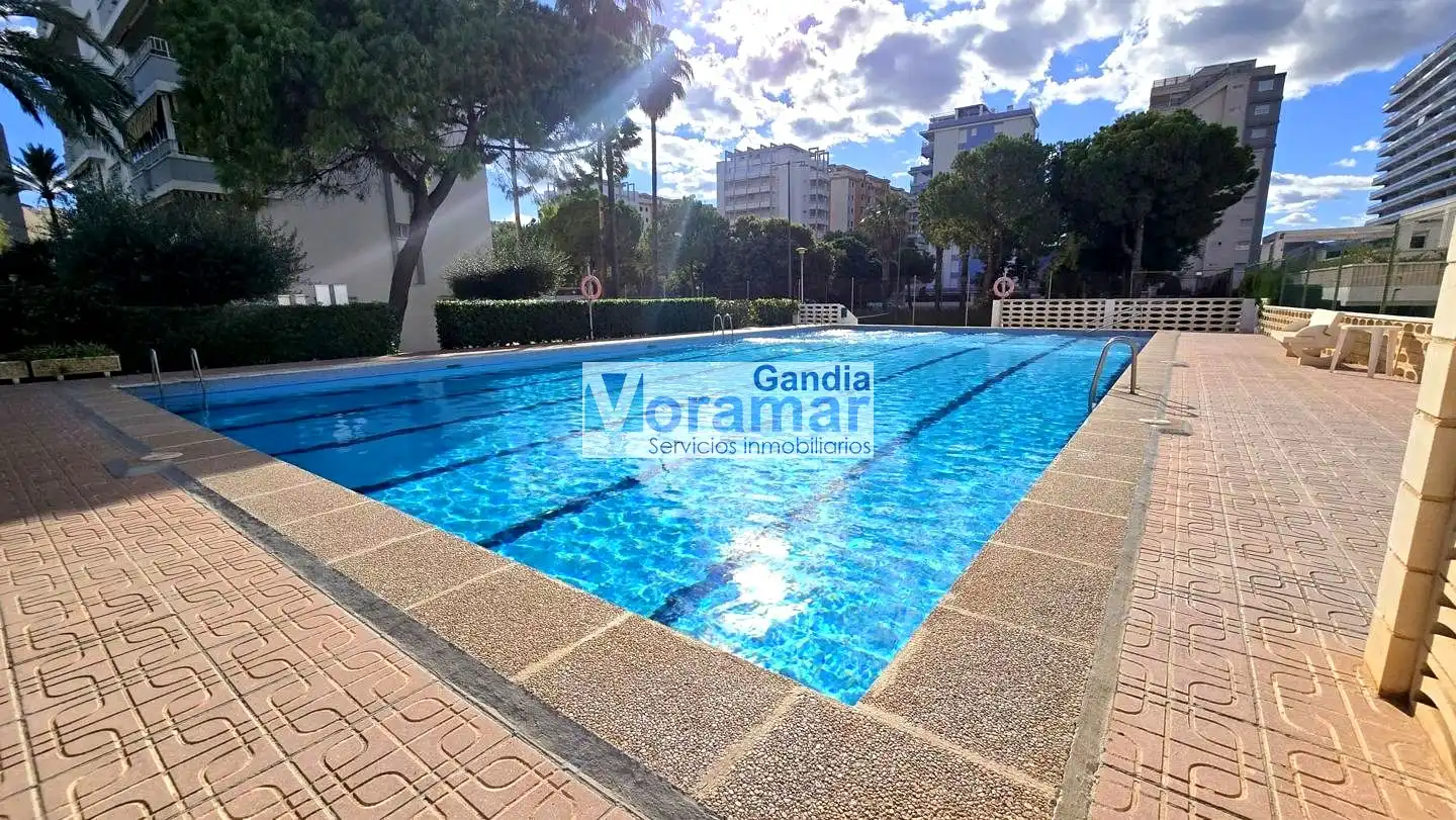 Piscina de Apartamento de alquiler en Gandia con Aire acondicionado, Calefacción y Piscina comunitaria