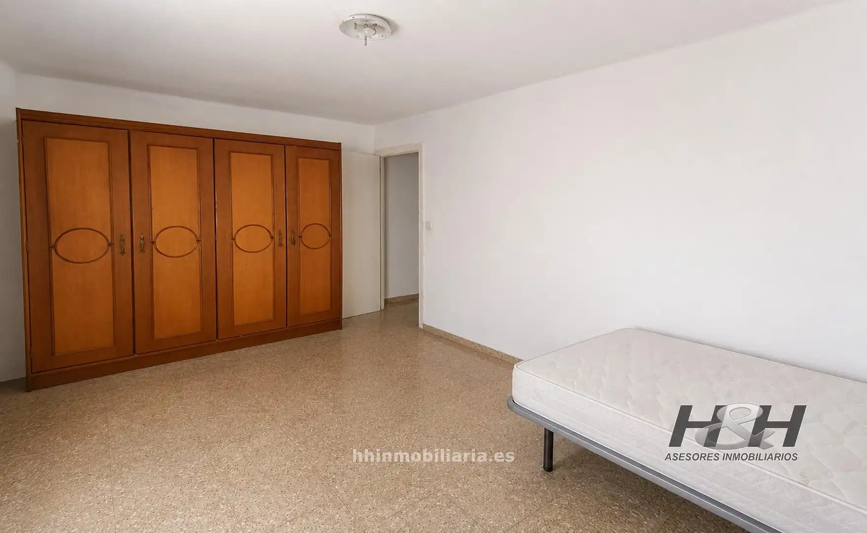 Habitación de Piso en venta en Burjassot con Aire acondicionado y Balcón