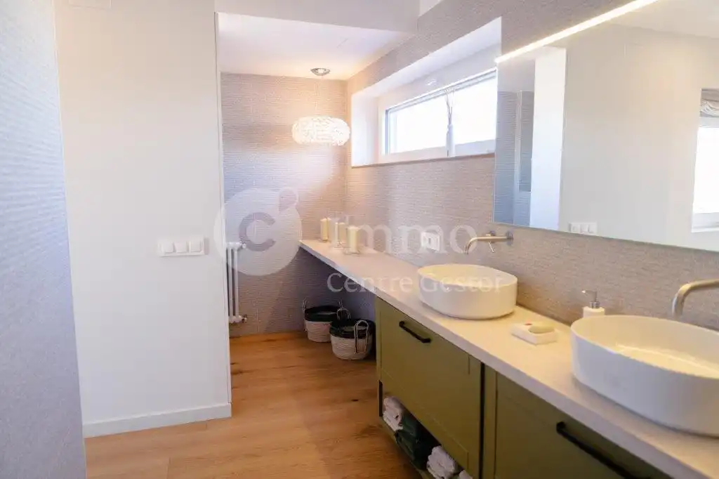 Baño de Dúplex de alquiler en Mollerussa con Aire acondicionado, Calefacción y Parquet