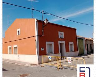 Exterior view of House or chalet for sale in Pedrajas de San Esteban  with Terrace