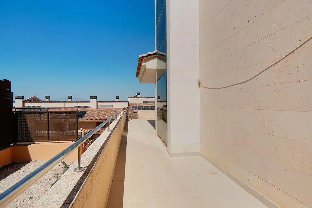 Adossat amb piscina en venda a Calle ASONE, imagen 3
