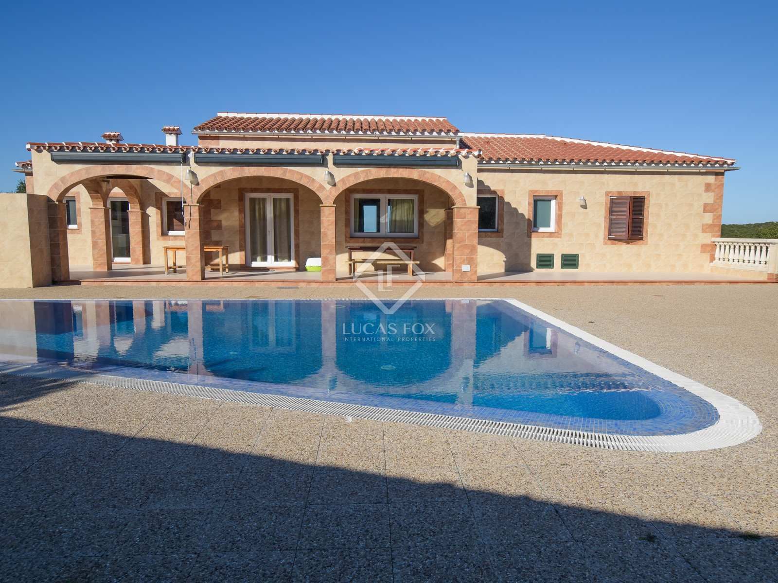 Piscina de Finca rústica en venda en Ciutadella de Menorca amb Aire condicionat, Calefacció i Jardí privat