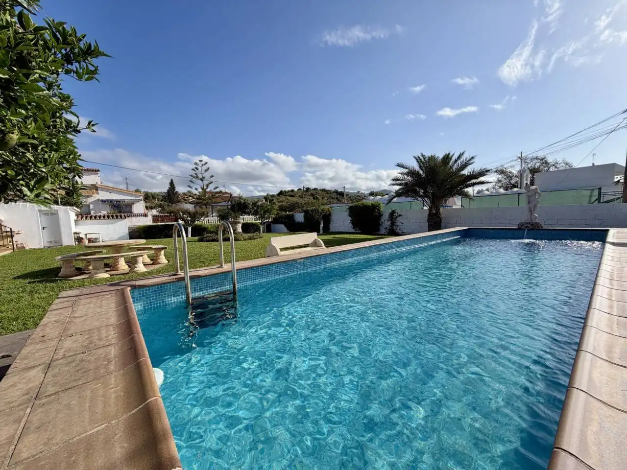 Swimming pool of Houses for sale in Rincón de la Victoria  with Private garden, Terrace and Swimming Pool