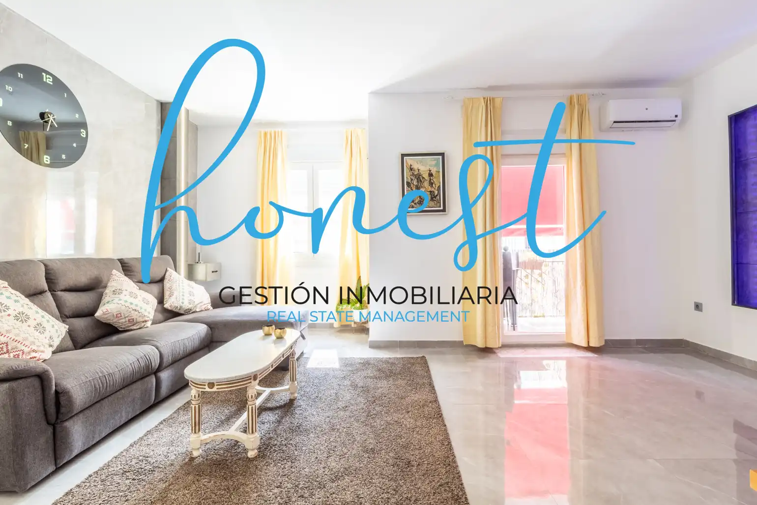 Vista exterior de Casa o chalet en venta en Torremolinos con Aire acondicionado y Amueblado