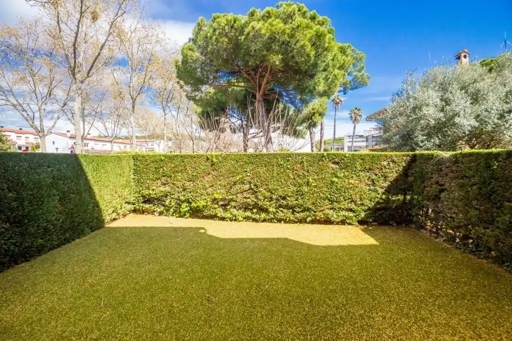 Jardí de Planta baixa en venda en Castell d'Aro, Platja d'Aro i s'Agaró amb Calefacció, Jardí privat i Terrassa