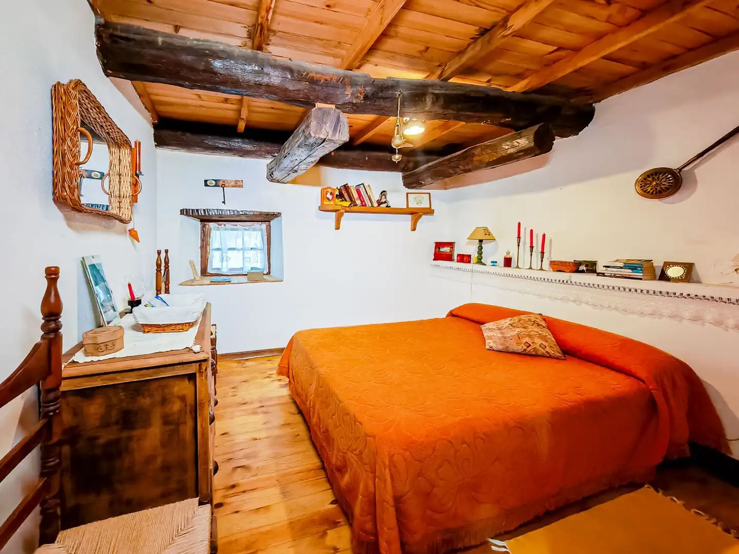 Dormitori de Casa o xalet en venda en Ponferrada amb Calefacció, Jardí privat i Terrassa