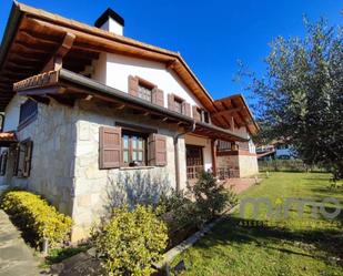 Vista exterior de Casa o xalet en venda en Arrasate / Mondragón amb Calefacció, Jardí privat i Terrassa