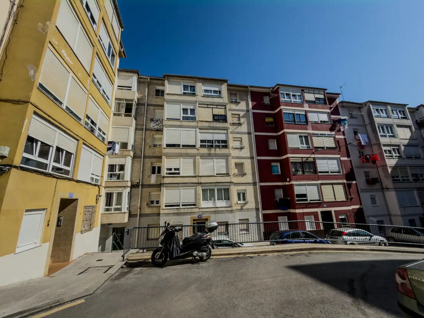 Außenansicht von Wohnung zum Verkauf in Santander mit Heizung